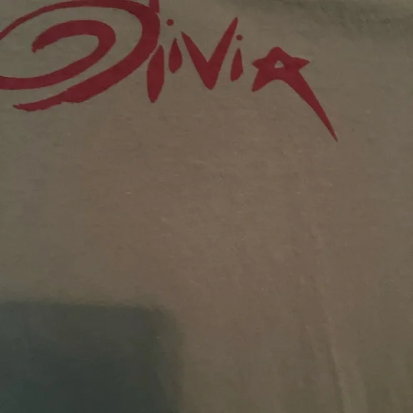 Olivia - Bettie Page Tee - Picture 7 of 8